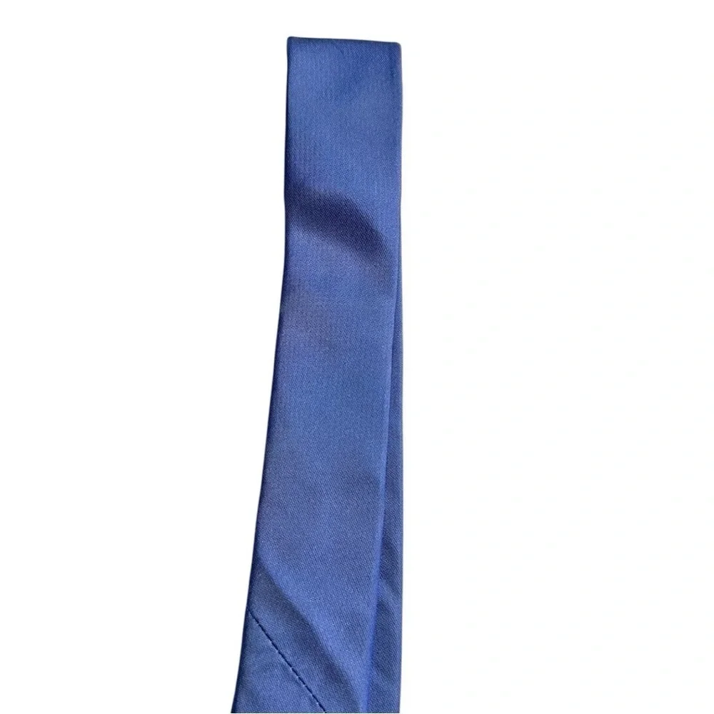Van Heusen- Solid Blue 100% Silk Stain Resistant Tie